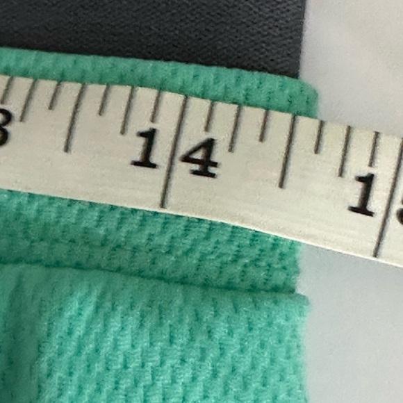 Old Navy  size small athletic running shorts  Green with gray accent - Picture 4 of 11